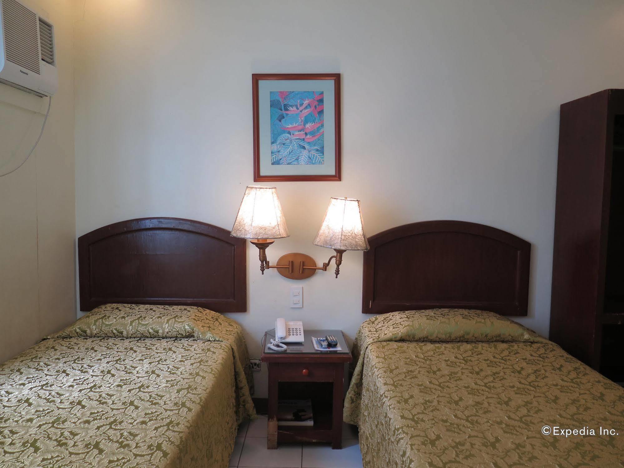 Oyo 210 Apple Tree Suites Cebu Esterno foto